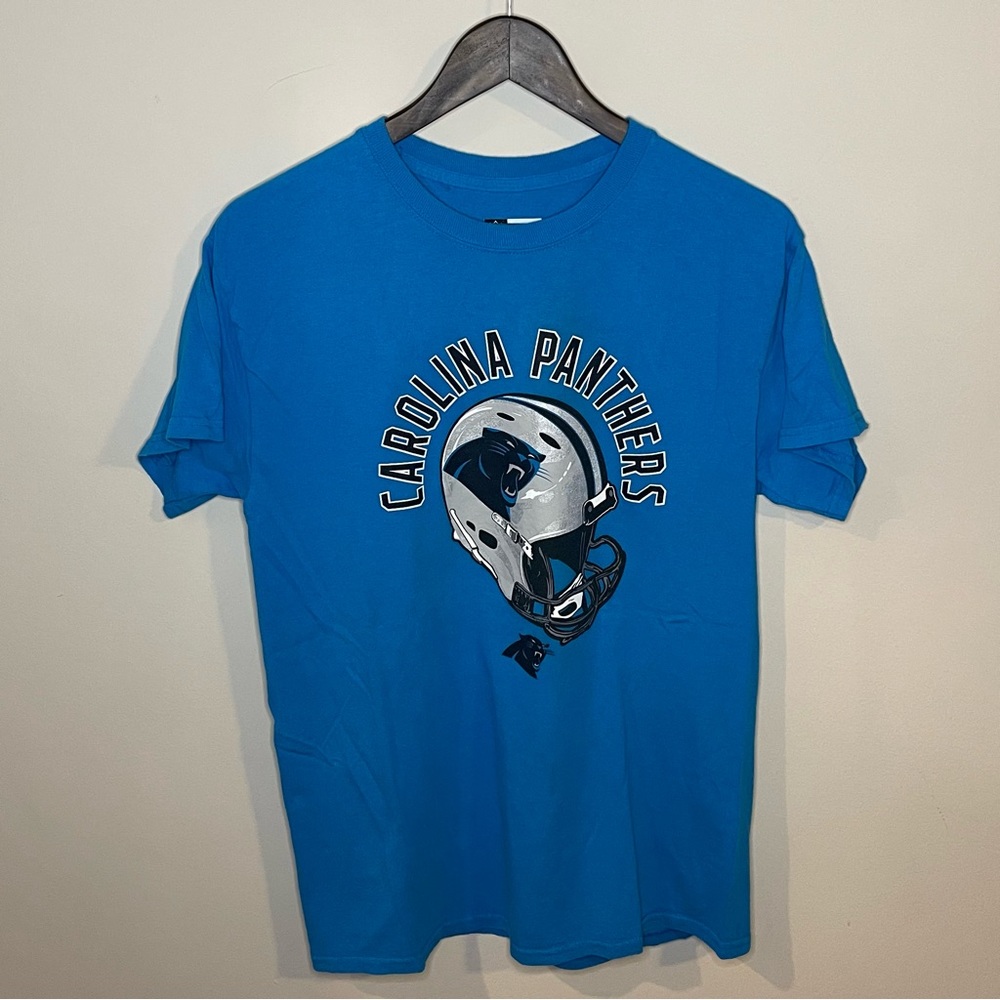 Carolina Panthers | Helmet Logo T-Shirt | Size M